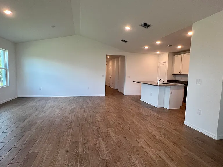 1782 SW Bayshore Blvd — Photo 23