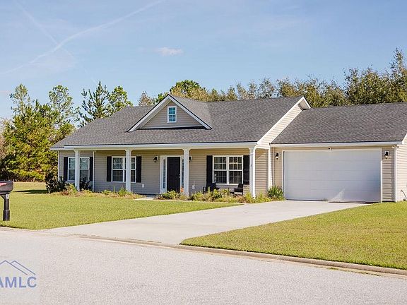 3rd image of 8 White Oak Dr NE