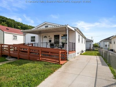 1226 12th St, Nitro, WV, 25143