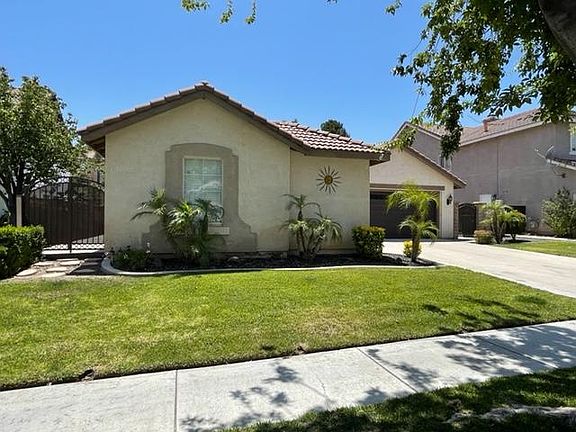 2nd image of 400 Minaret Dr