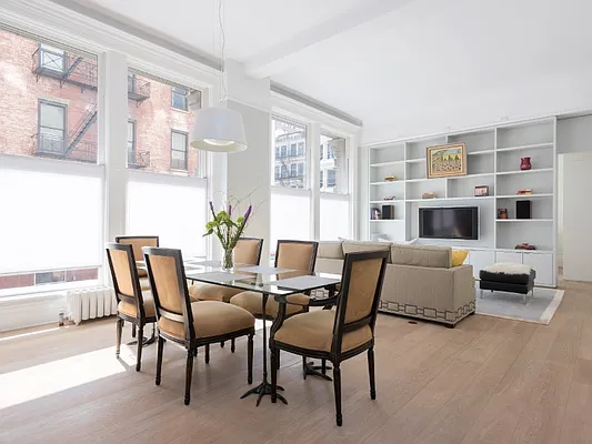 Sold by Sotheby's International Realty | media 2