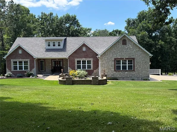 800 Bonhomme Creek Ct, Bonne Terre, MO 63628