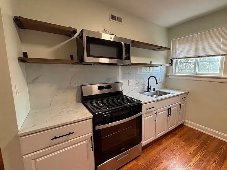 5132 Montgomery Rd — Photo 6