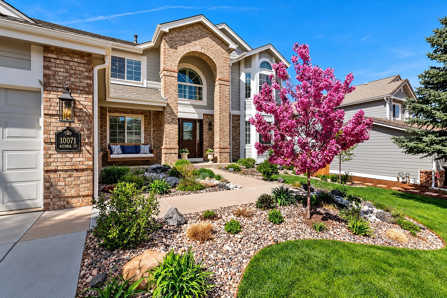 6 bed, 3992 sqft, $5,900 — Photo 1