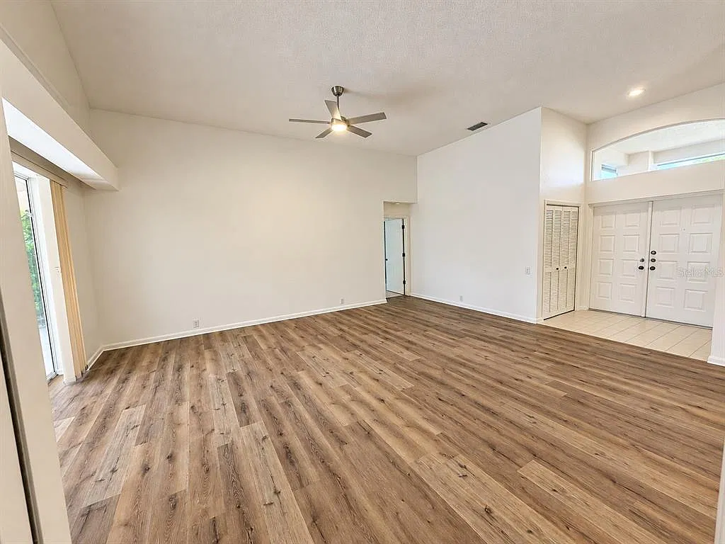 4 bed, 3.0 bath, 2882 sqft, $3,800 — Photo 3