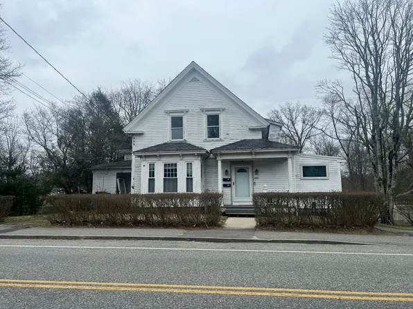 136 School St, Whitman, MA 02382