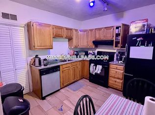 880 Huntington Ave APT 2, Boston, MA 02115