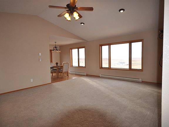 4th image of 35 Antelope Ave