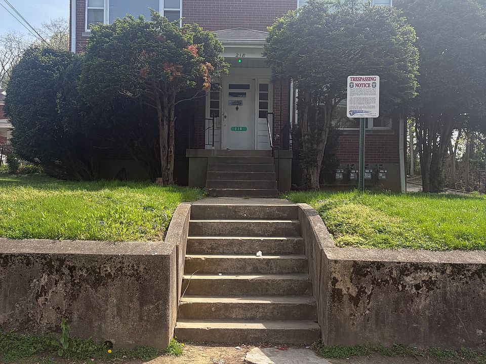 1st image of 218 W Florence Ave APT 2
