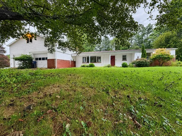 35 Pioneer Rd, Emporium, PA 15834