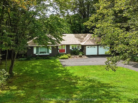 4th image of 52 Golf Course Rd