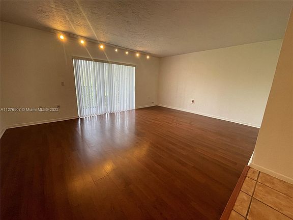 3rd image of 2640 NE 135th St APT 403