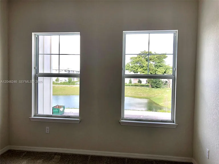 4984 Greenway Dr — Photo 28