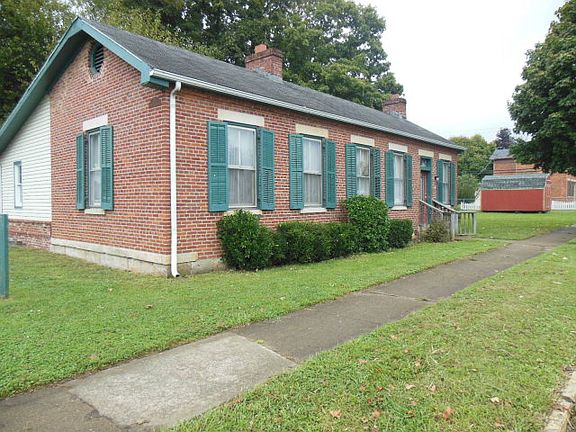 2nd image of 229 E North St
