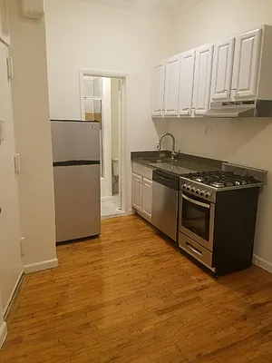 Rented by Skyline Realty LLC II | media 11