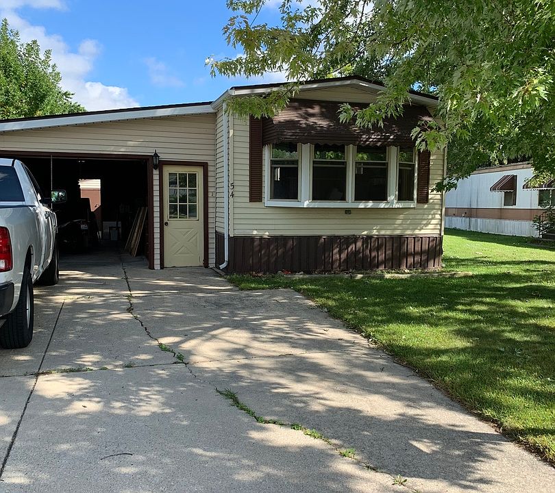 1st image of 54 Brushwood Dr