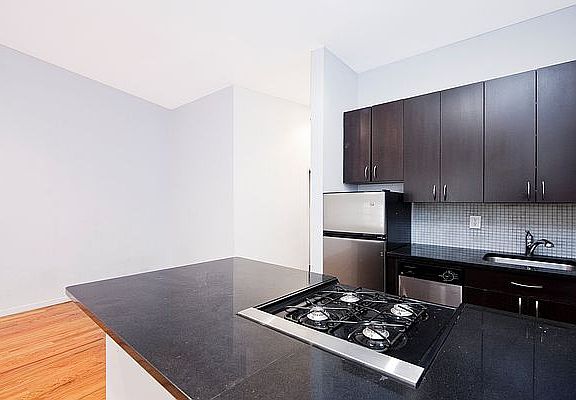 3rd image of 53 Nassau St APT 2