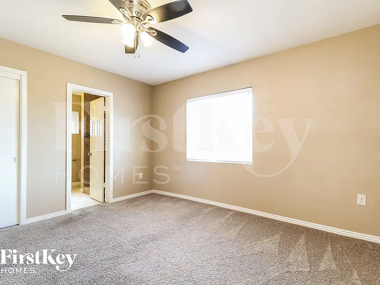 1810 W 5th St — Photo 7