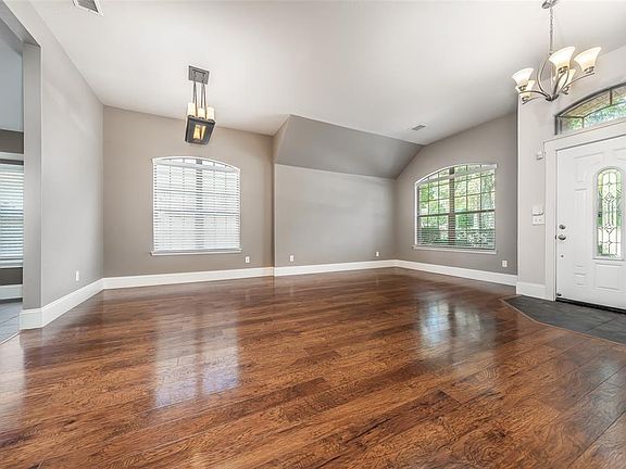 4th image of 1510 Oakhollow Dr