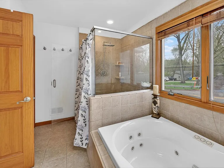 3341 Newton Rd — Photo 31