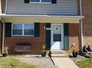 825 Anvil Rd, Fredericksburg, VA 22405