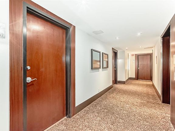 5th image of 910 S 5th Ave SW #1507