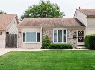 1677 Scott St, Glendale Heights, IL