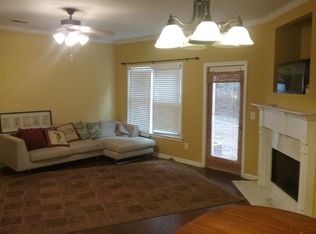 135 Red Barn Ln, Acworth, GA 30102