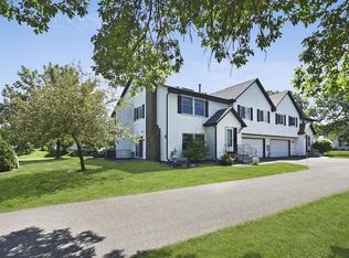 3678 Gershwin Ave N, Oakdale, MN 55128