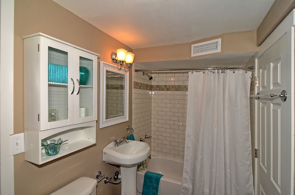 Lake Forest Park, WA 98155