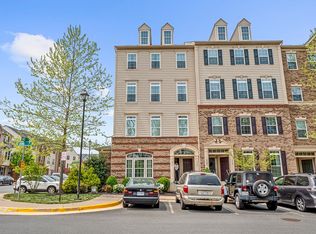 6944 Kona Dr, Gainesville, VA 20155