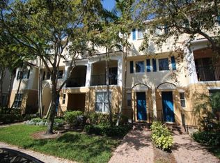 2868 S Oasis Dr, Boynton Beach, FL 33426
