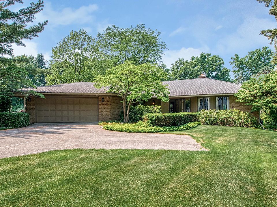 1st image of 573 Saint Andrews Ct SE