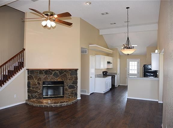 3rd image of 205 Big Bend Blvd