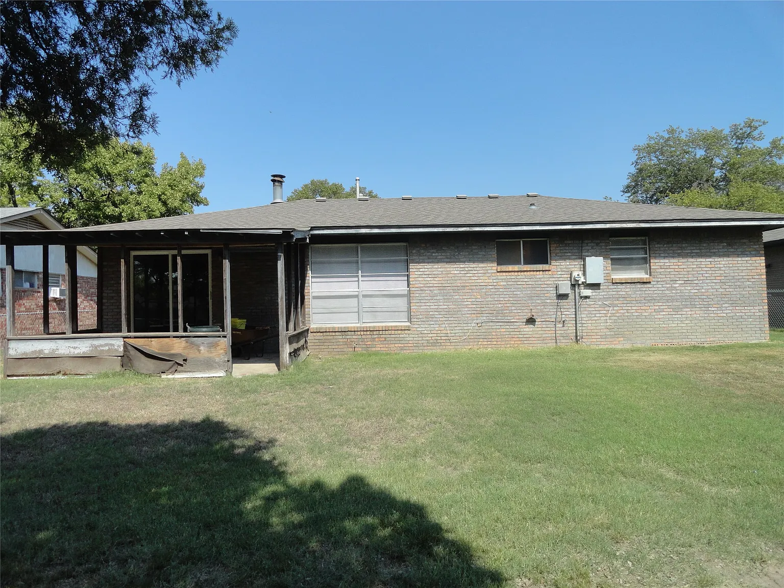 3 bed, 1.0 bath, 1136 sqft, $1,495 — Photo 2