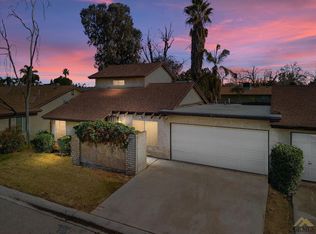 5800 Cedar Glen Ln, Bakersfield, CA 93313