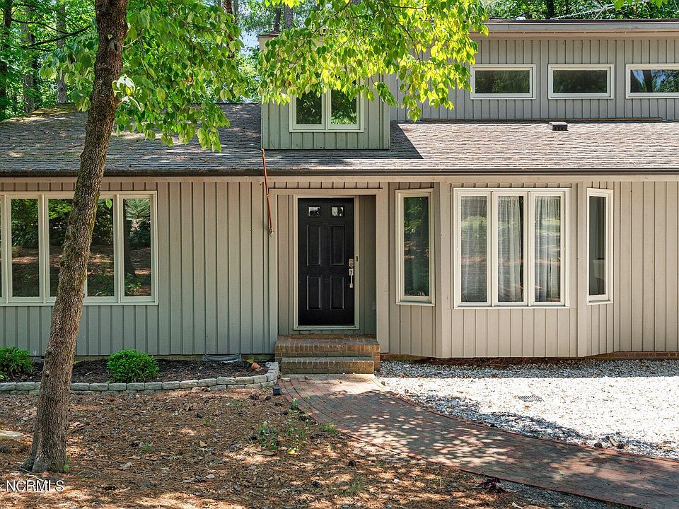 1st image of 618 Chelsea Dr