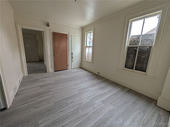 3rd image of 616 7th St