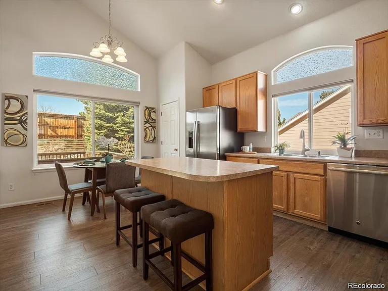 1256 Berganot Trl — Photo 9
