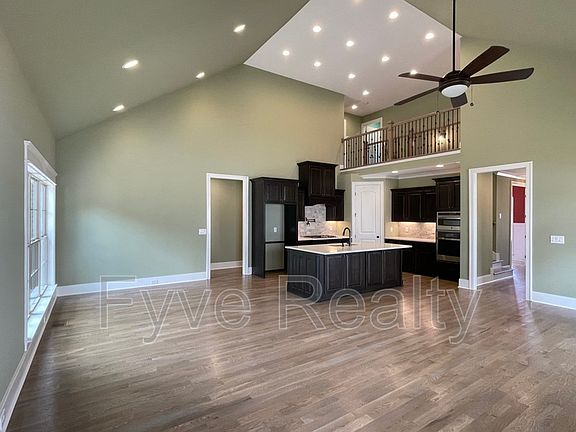 4th image of 2916 Carisbrooke Dr