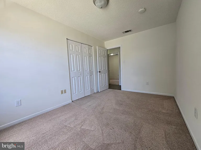 23 Lordship Ln — Photo 33