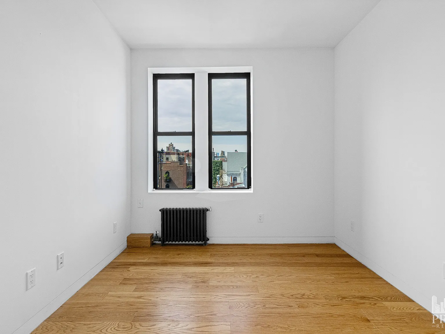 227 Waverly Place — Photo 4