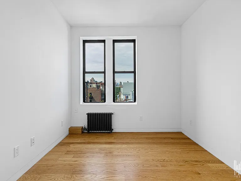 227 Waverly Pl #6B — Photo 4