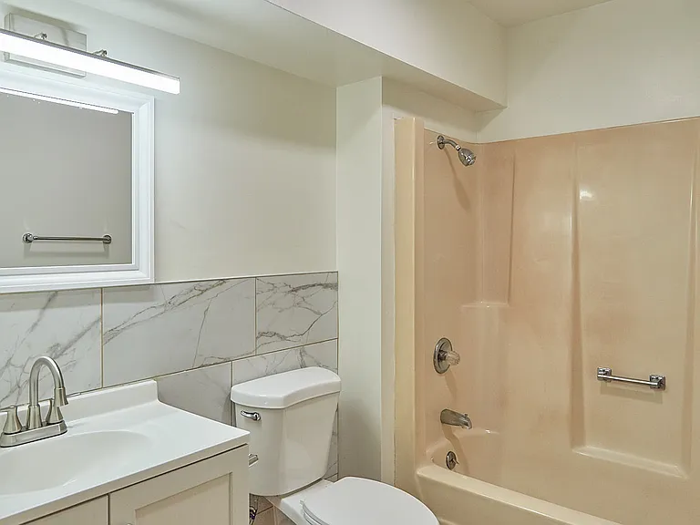 405.5 W Mondamin St #405 — Photo 3