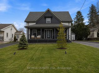 6 Nicholas St, Prince Edward County, ON K0K2T0