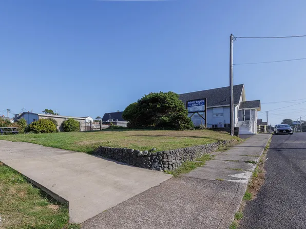 11 SW High St, Newport, OR 97365