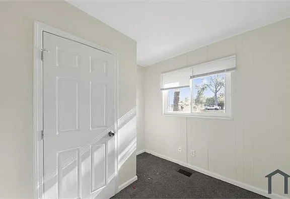 3887 Myron Ave — Photo 12