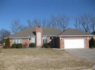 4628 S Winsor Dr, Battlefield, MO 65619