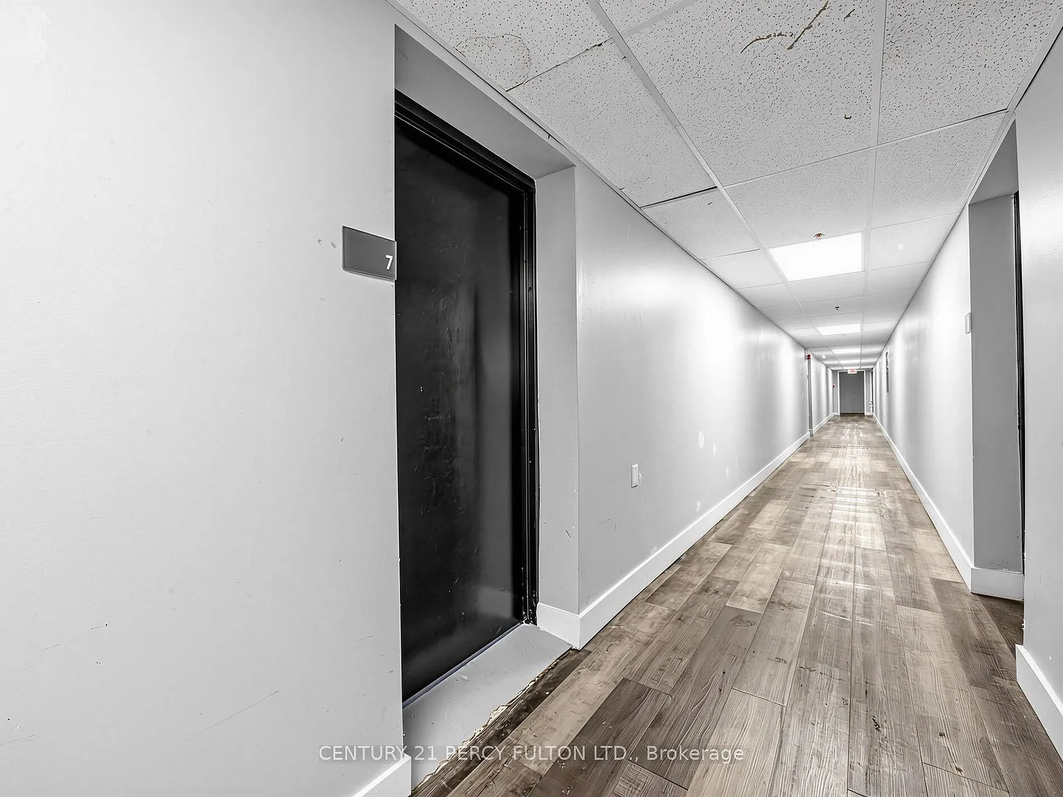 3 bed, $2,495 — Photo 2