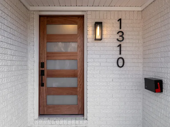 1310 Sunset Dr, Conway, AR 72034